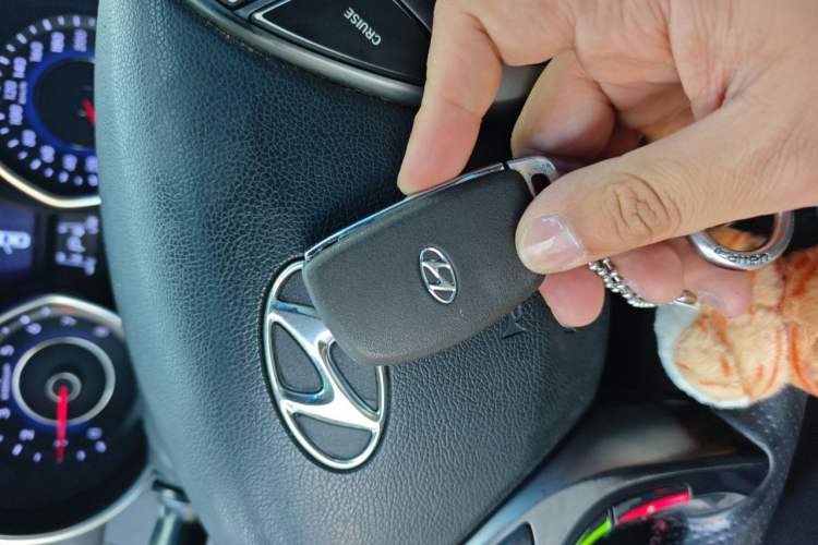 Used Hyundai Elantra (5th Generation / Langdong) 2015 1.6L Automatic Leading Model Vehicle Key