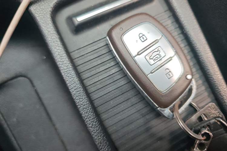 Used Hyundai Elantra (5th Generation / Langdong) 2015 1.6L Manual Leading Model Vehicle Key