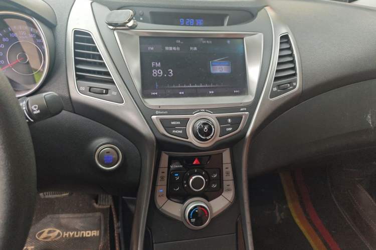 Used Hyundai Elantra (5th Generation / Langdong) 2015 1.6L Automatic Leading Model Audio And AC Panel