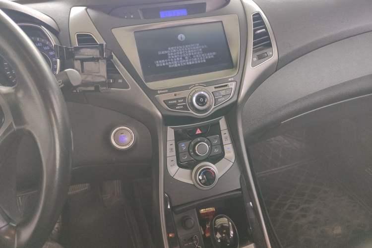Used Hyundai Elantra (5th Generation / Langdong) 2015 1.6L Automatic Leading Model Audio And AC Panel