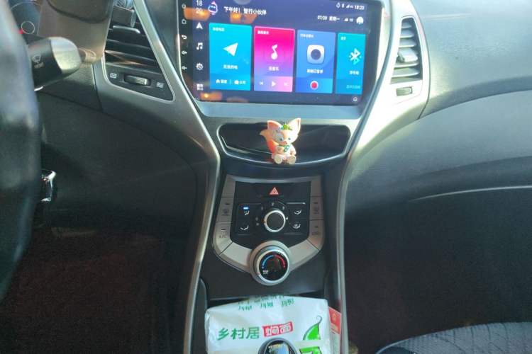 Used Hyundai Elantra (5th Generation / Langdong) 2015 1.6L Automatic Fashion Model Audio And AC Panel