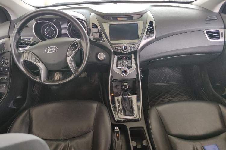 Used Hyundai Elantra (5th Generation / Langdong) 2015 1.6L Automatic Leading Model Center Console