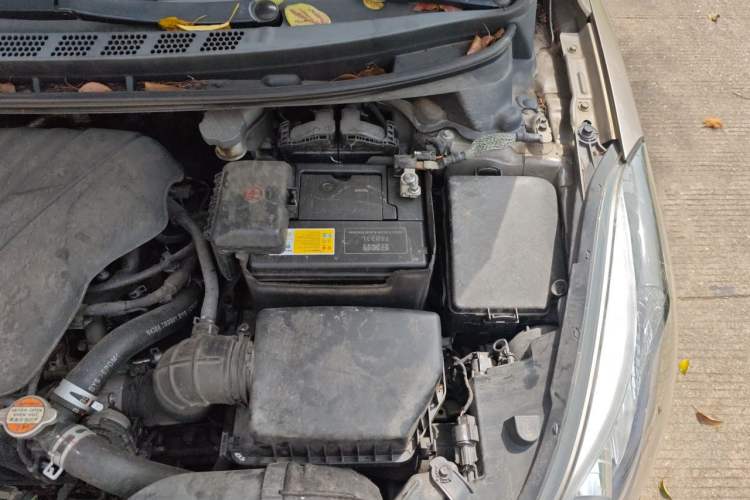 Used Hyundai Elantra (5th Generation / Langdong) 2015 1.6L Automatic Leading Model Engine Bay Left