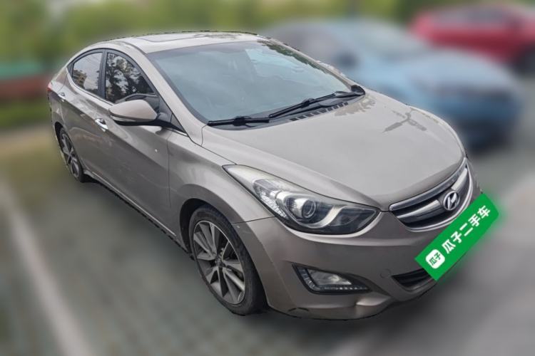 Used Hyundai Elantra (5th Generation / Langdong) 2015 1.6L Automatic Luxury Model Front Right 45 Deg