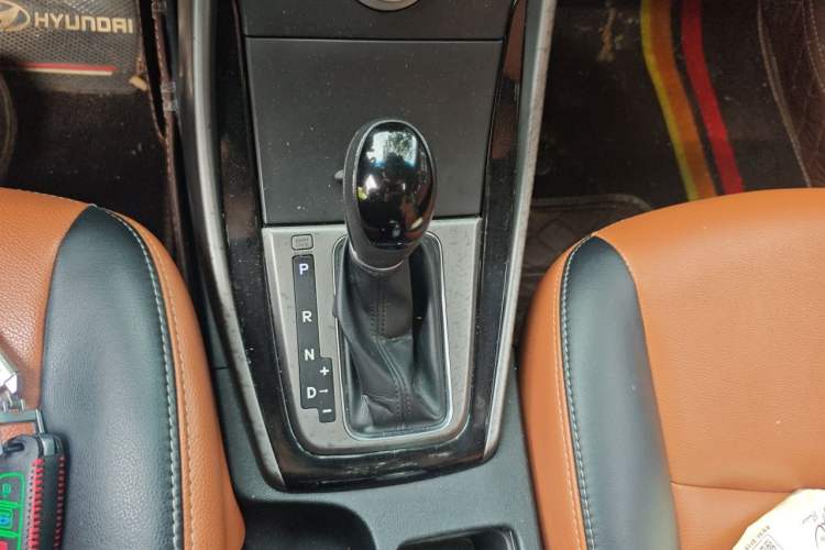 Used Hyundai Elantra (5th Generation / Langdong) 2015 1.6L Automatic Leading Model Gear Lever