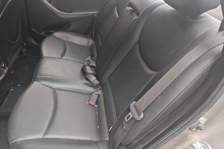 Used Hyundai Elantra (5th Generation / Langdong) 2015 1.6L Automatic Luxury Model Left Rear Seat