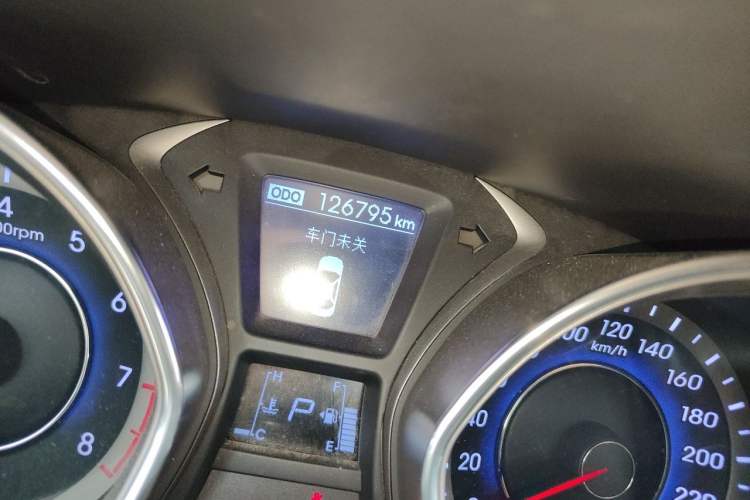 Used Hyundai Elantra (5th Generation / Langdong) 2015 1.6L Automatic Leading Model Odometer Close Up