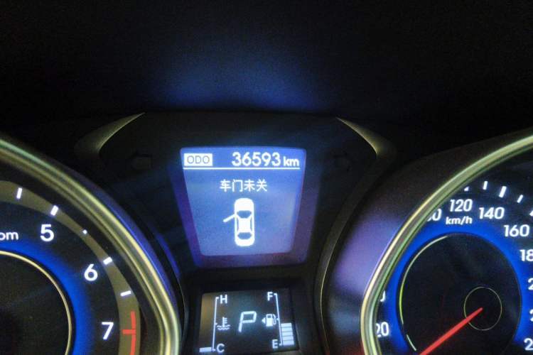 Used Hyundai Elantra (5th Generation / Langdong) 2015 1.6L Automatic Leading Model Odometer Close Up