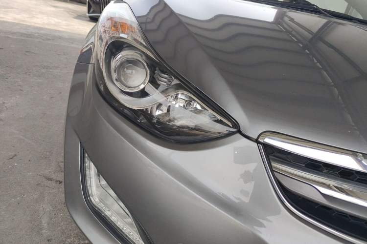 Used Hyundai Elantra (5th Generation / Langdong) 2015 1.6L Automatic Leading Model Right Front Headlight