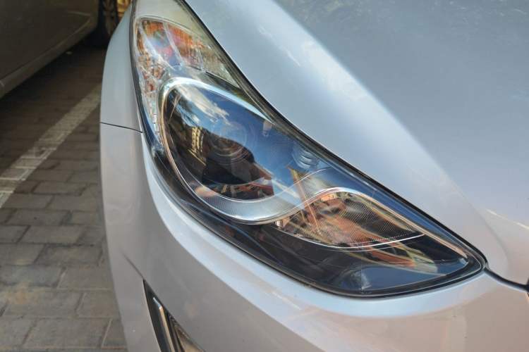 Used Hyundai Elantra (5th Generation / Langdong) 2015 1.6L Automatic Fashion Model Right Front Headlight