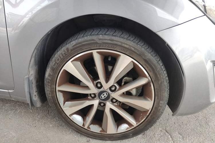 Used Hyundai Elantra (5th Generation / Langdong) 2015 1.6L Automatic Leading Model Right Front Wheel Hub