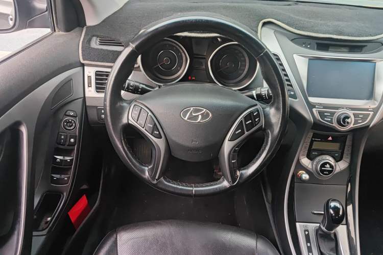 Used Hyundai Elantra (5th Generation / Langdong) 2015 1.6L Automatic Luxury Model Steering Wheel