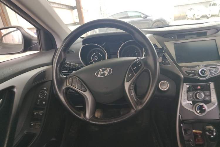 Used Hyundai Elantra (5th Generation / Langdong) 2015 1.6L Automatic Leading Model Steering Wheel