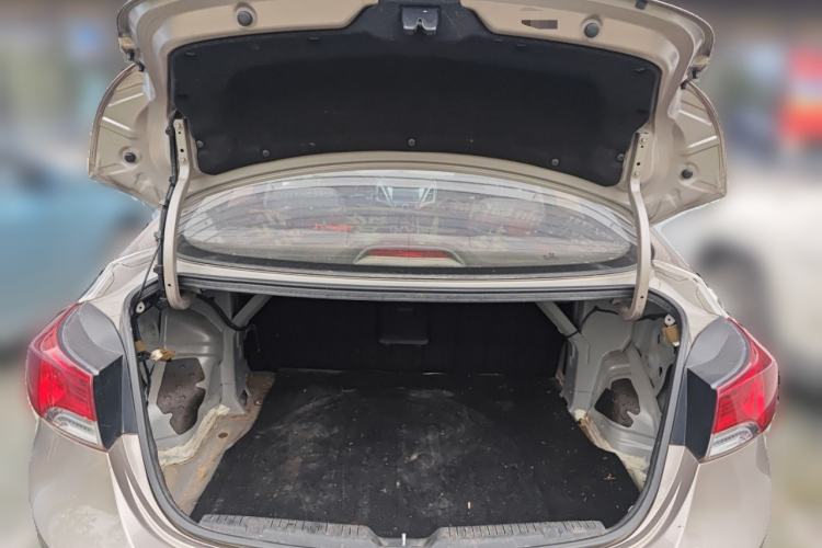 Used Hyundai Elantra (5th Generation / Langdong) 2015 1.6L Automatic Luxury Model Trunk