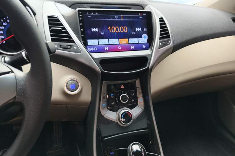 Used Hyundai Elantra (5th Generation / Langdong) 2015 1.6L Automatic Leading Model Audio And AC Panel