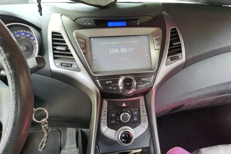Used Hyundai Elantra (5th Generation / Langdong) 2015 1.6L Manual Fashion Edition Audio And AC Panel