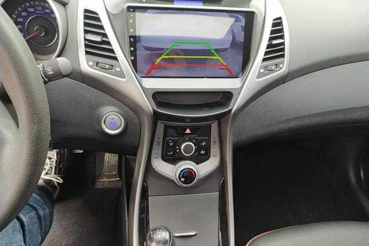 Used Hyundai Elantra (5th Generation / Langdong) 2015 1.6L Manual Leading Model Audio And AC Panel