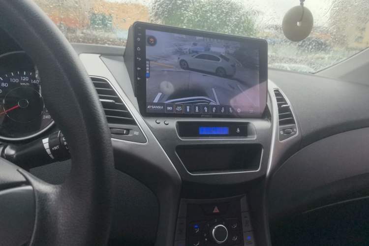 Used Hyundai Elantra (5th Generation / Langdong) 2015 1.6L Automatic Fashion Model Audio And AC Panel