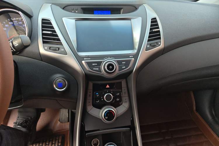 Used Hyundai Elantra (5th Generation / Langdong) 2015 1.6L Automatic Leading Model Audio And AC Panel
