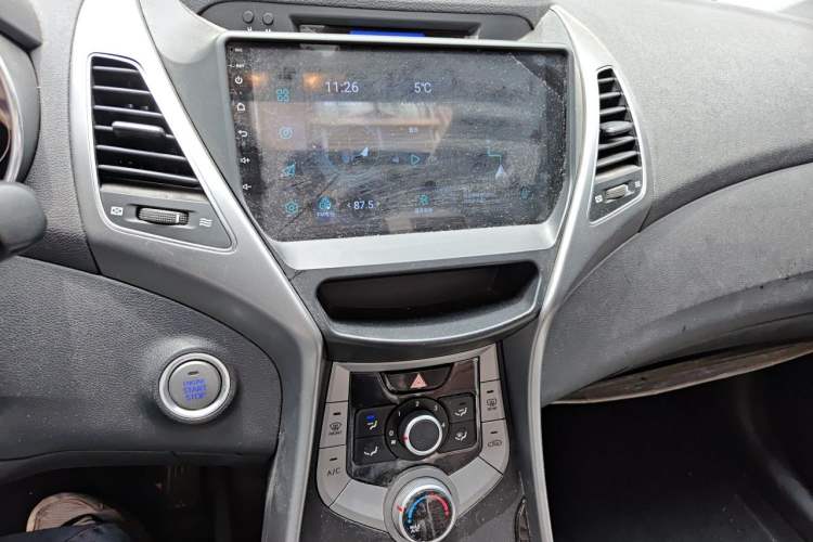 Used Hyundai Elantra (5th Generation / Langdong) 2015 1.6L Automatic Leading Model Audio And AC Panel