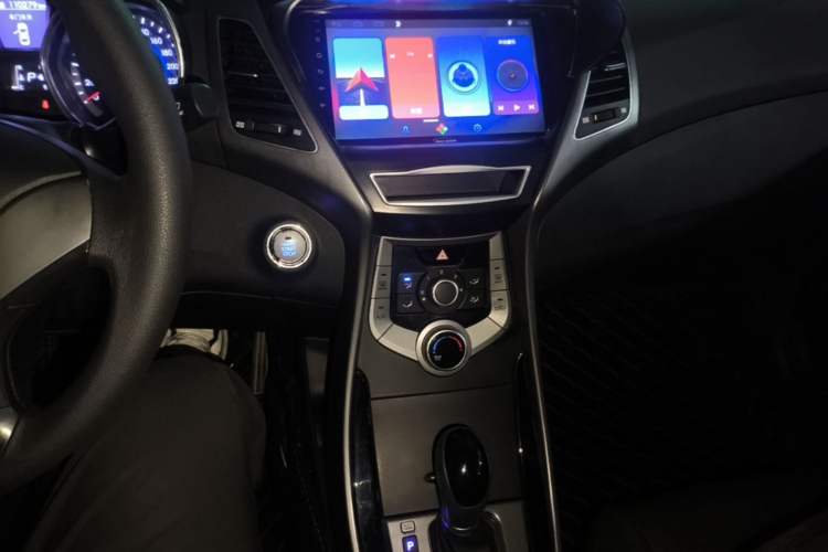Used Hyundai Elantra (5th Generation / Langdong) 2015 1.6L Automatic Leading Model Audio And AC Panel