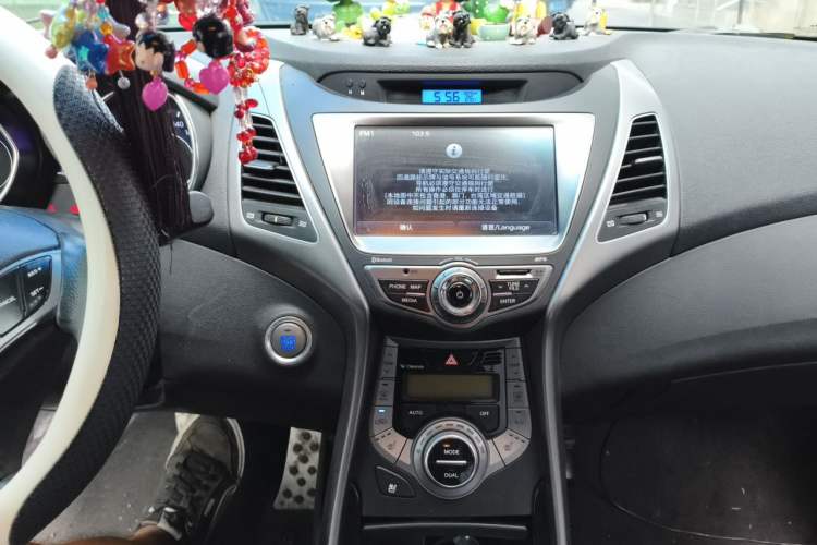 Used Hyundai Elantra (5th Generation / Langdong) 2015 1.6L Automatic Luxury Model Audio And AC Panel