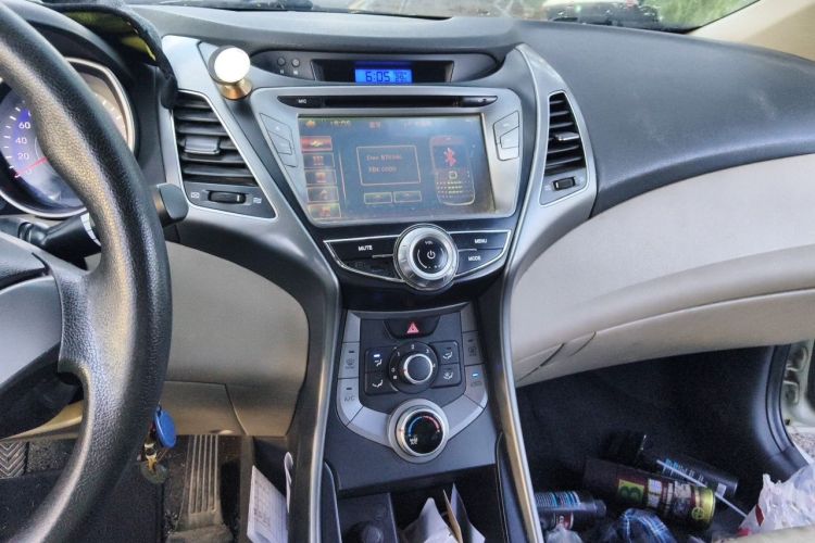 Used Hyundai Elantra (5th Generation / Langdong) 2015 1.6L Manual Fashion Edition Audio And AC Panel