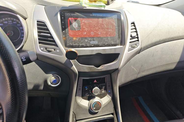 Used Hyundai Elantra (5th Generation / Langdong) 2015 1.6L Automatic Leading Model Audio And AC Panel