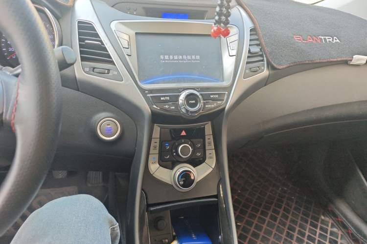 Used Hyundai Elantra (5th Generation / Langdong) 2015 1.6L Manual Leading Model Audio And AC Panel