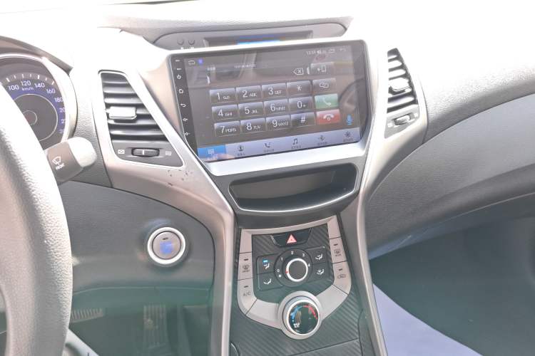 Used Hyundai Elantra (5th Generation / Langdong) 2015 1.6L Automatic Leading Model Audio And AC Panel