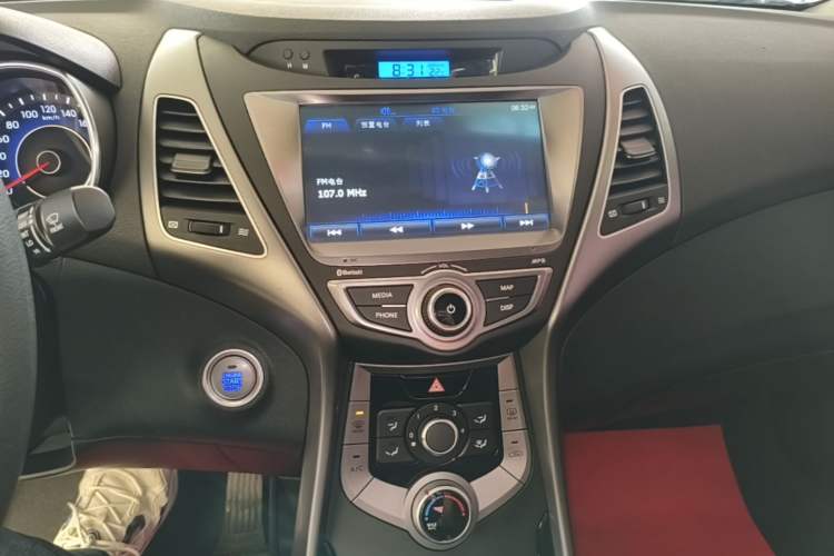 Used Hyundai Elantra (5th Generation / Langdong) 2015 1.6L Automatic Leading Model Audio And AC Panel