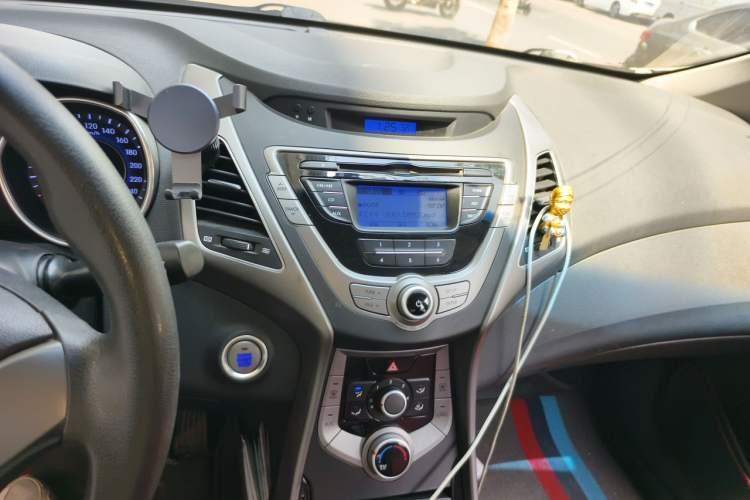 Used Hyundai Elantra (5th Generation / Langdong) 2015 1.6L Manual Leading Model Audio And AC Panel