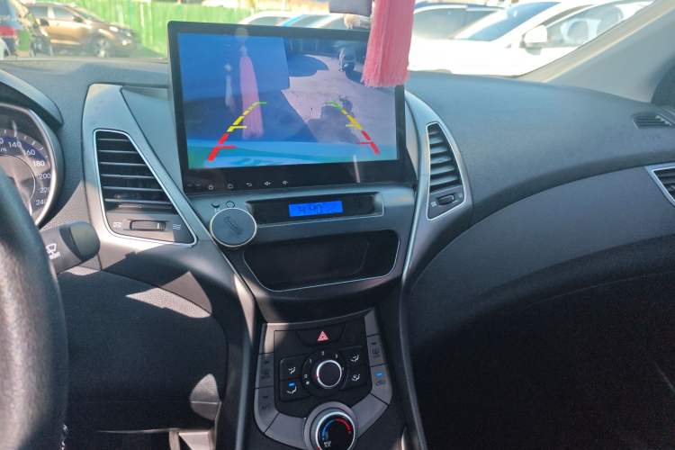 Used Hyundai Elantra (5th Generation / Langdong) 2015 1.6L Automatic Fashion Model Audio And AC Panel