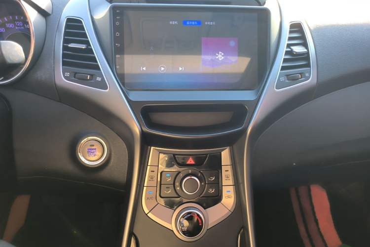 Used Hyundai Elantra (5th Generation / Langdong) 2015 1.6L Automatic Leading Model Audio And AC Panel