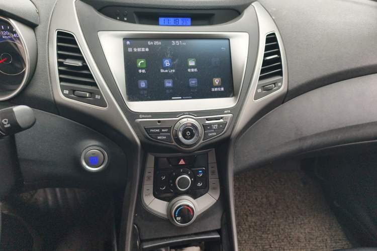 Used Hyundai Elantra (5th Generation / Langdong) 2015 1.6L Automatic Leading Model Audio And AC Panel