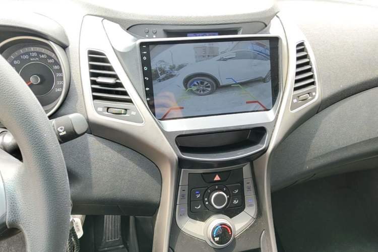 Used Hyundai Elantra (5th Generation / Langdong) 2015 1.6L Automatic Fashion Model Audio And AC Panel