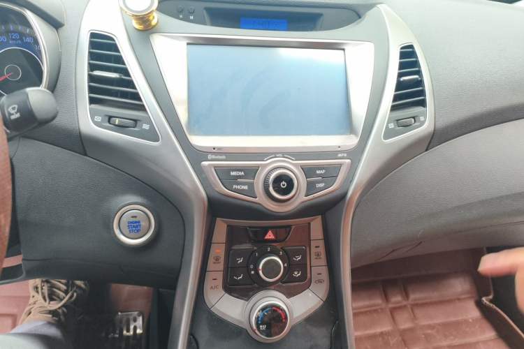 Used Hyundai Elantra (5th Generation / Langdong) 2015 1.6L Automatic Leading Model Audio And AC Panel