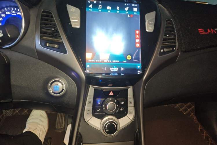 Used Hyundai Elantra (5th Generation / Langdong) 2015 1.6L Manual Leading Model Audio And AC Panel