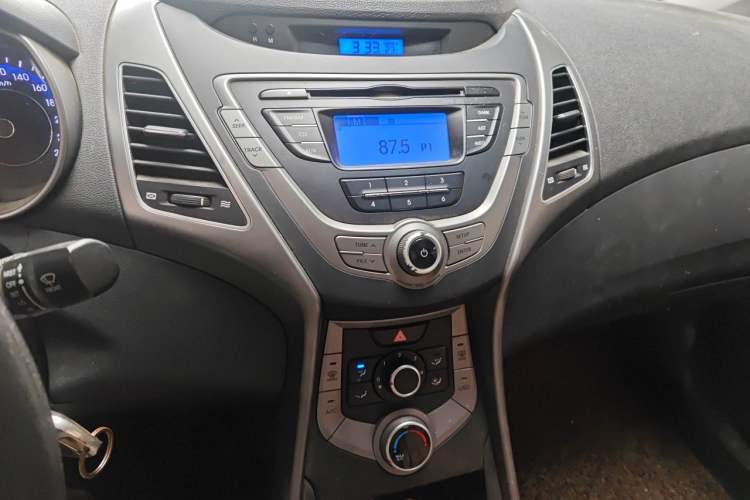 Used Hyundai Elantra (5th Generation / Langdong) 2015 1.6L Automatic Fashion Model Audio And AC Panel