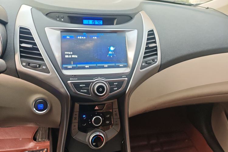Used Hyundai Elantra (5th Generation / Langdong) 2015 1.6L Automatic Leading Model Audio And AC Panel