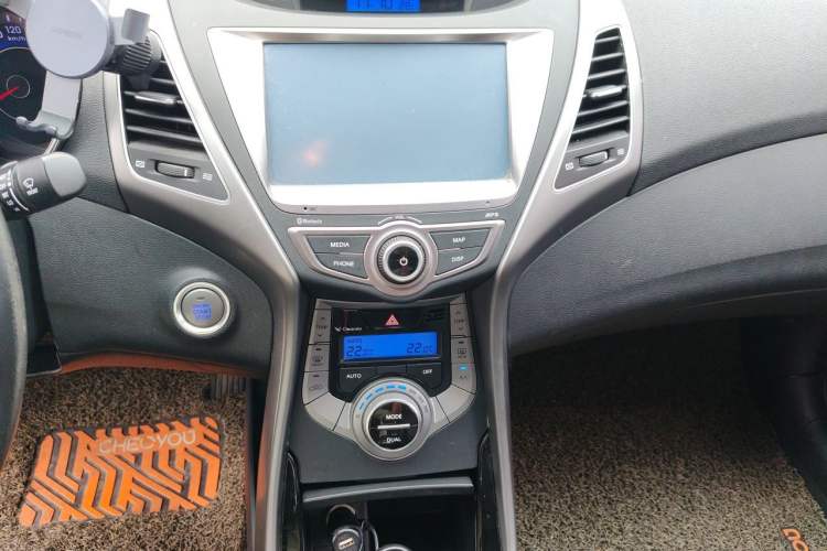 Used Hyundai Elantra (5th Generation / Langdong) 2015 1.6L Automatic Luxury Model Audio And AC Panel