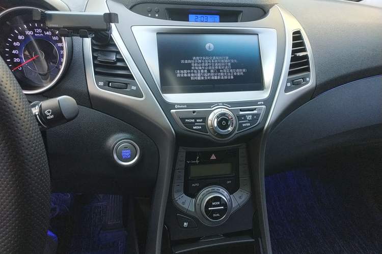 Used Hyundai Elantra (5th Generation / Langdong) 2015 1.6L Automatic Luxury Model Audio And AC Panel