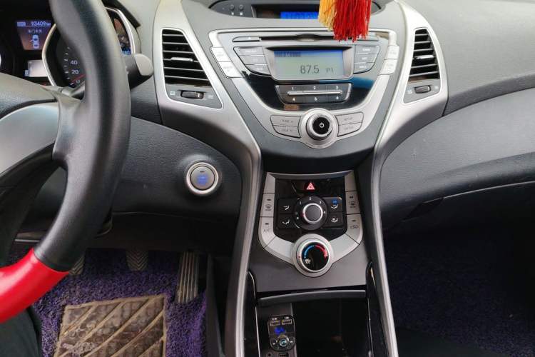 Used Hyundai Elantra (5th Generation / Langdong) 2015 1.6L Manual Leading Model Audio And AC Panel