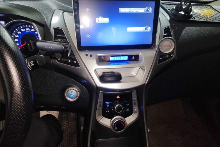 Used Hyundai Elantra (5th Generation / Langdong) 2015 1.6L Manual Leading Model Audio And AC Panel