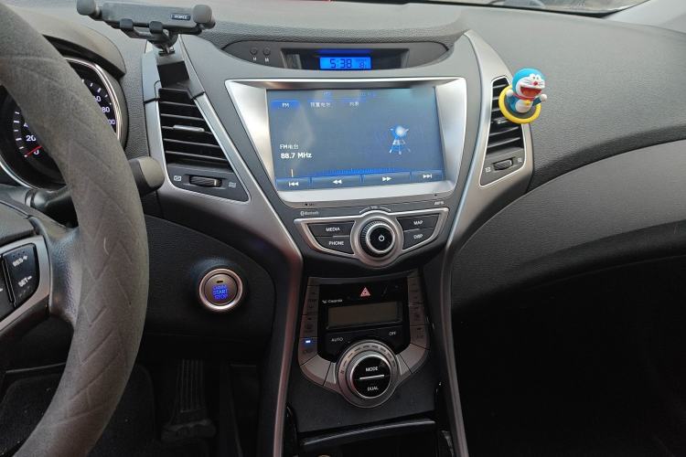 Used Hyundai Elantra (5th Generation / Langdong) 2015 1.6L Automatic Luxury Model Audio And AC Panel