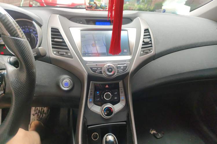 Used Hyundai Elantra (5th Generation / Langdong) 2015 1.6L Automatic Fashion Model Audio And AC Panel