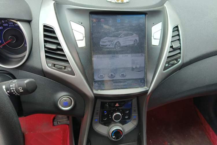 Used Hyundai Elantra (5th Generation / Langdong) 2015 1.6L Manual Leading Model Audio And AC Panel