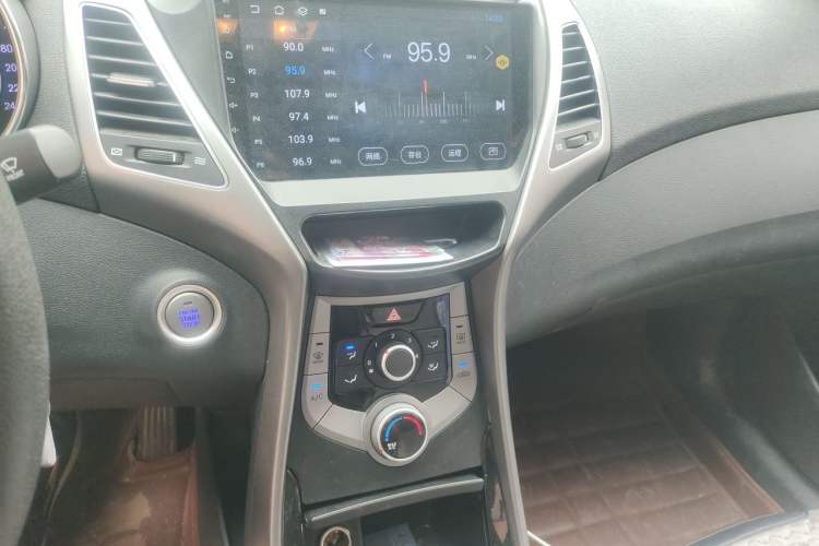 Used Hyundai Elantra (5th Generation / Langdong) 2015 1.6L Automatic Leading Model Audio And AC Panel