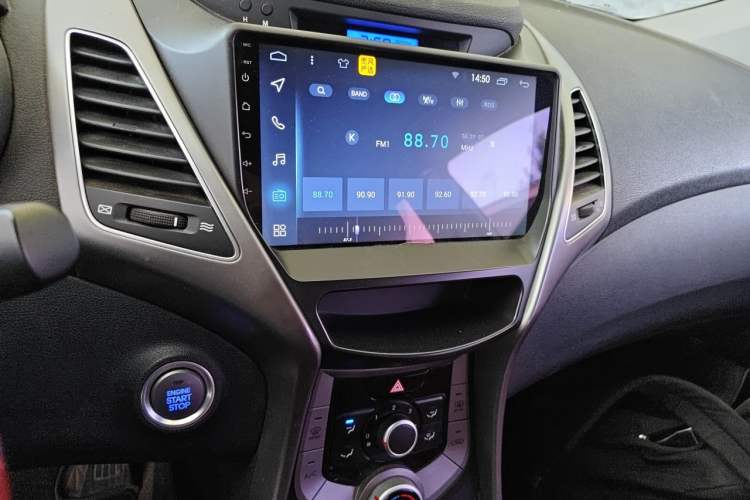 Used Hyundai Elantra (5th Generation / Langdong) 2015 1.6L Automatic Leading Model Audio And AC Panel