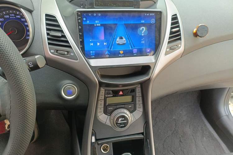 Used Hyundai Elantra (5th Generation / Langdong) 2015 1.6L Automatic Luxury Model Audio And AC Panel